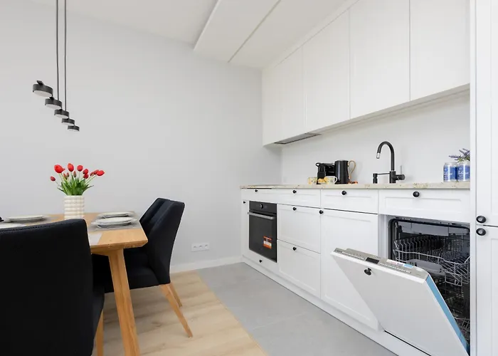 Apartment Stacja Wola Nowoczesny Z Balkonem I Parkingiem By Renters