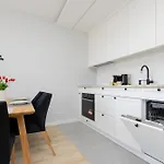 Апартаменты Stacja Wola Nowoczesny Z Balkonem I Parkingiem By Renters