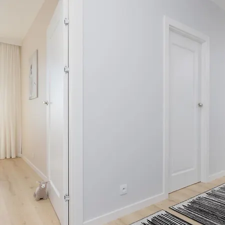 Stacja Wola Nowoczesny Z Balkonem I Parkingiem By Renters * Варшава