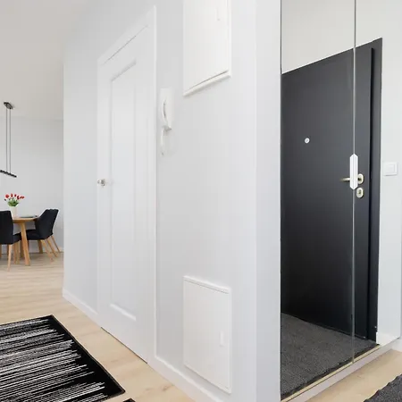 Stacja Wola Nowoczesny Z Balkonem I Parkingiem By Renters Апартаменты *